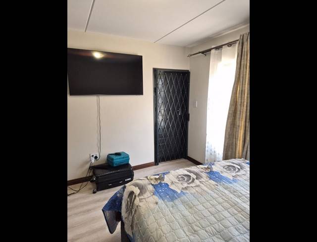 2 BEDROOM PROPERTY TO RENT IN RASLOUW